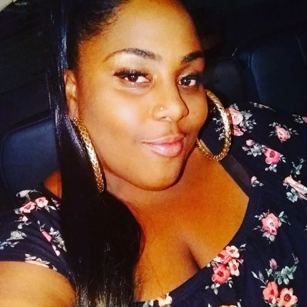 Meet your Posher, Dominique